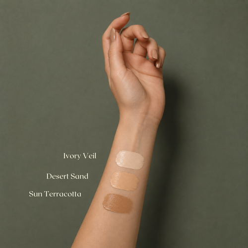 bases aplicadas en brazo Skin Tint Foundation Douriet Labs aplicado en piel — tres tonos buildables con acabado natural y uniforme
